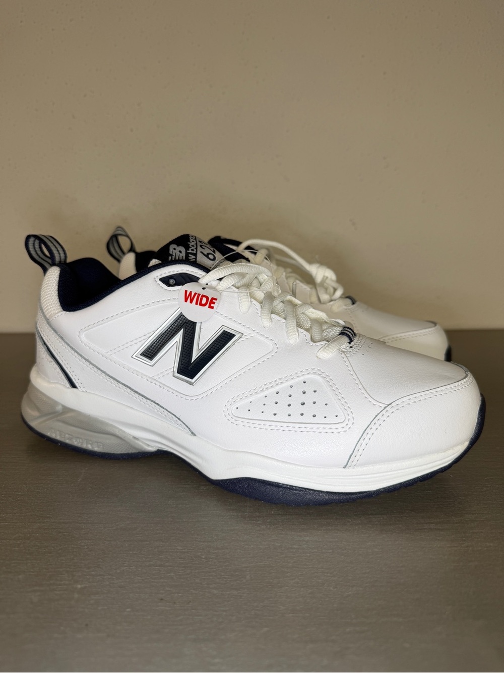 Brand New New Balance 623 Men's White Navy Wide Width Training Shoes Size 8 4E